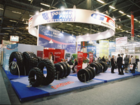Vue gauche du stand Doumerc Pneus &agrave; Equip Auto